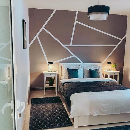Apartment One Brasov Luaran gambar