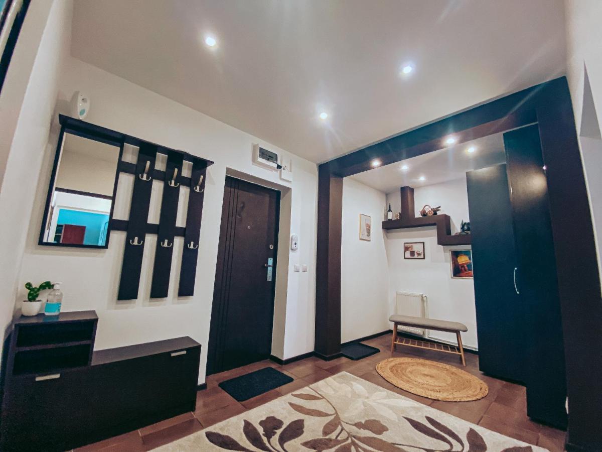 Apartment One Brasov Luaran gambar