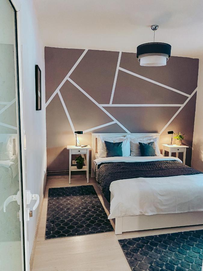 Apartment One Brasov Luaran gambar